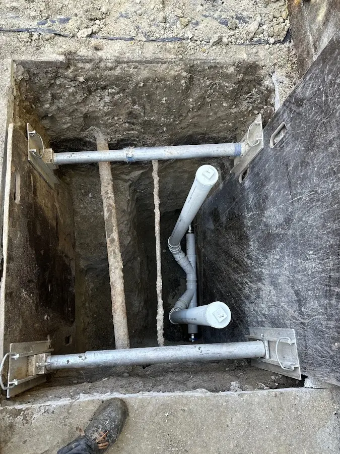 Experienced plumber completing Drain Cleaning work in Camillus
